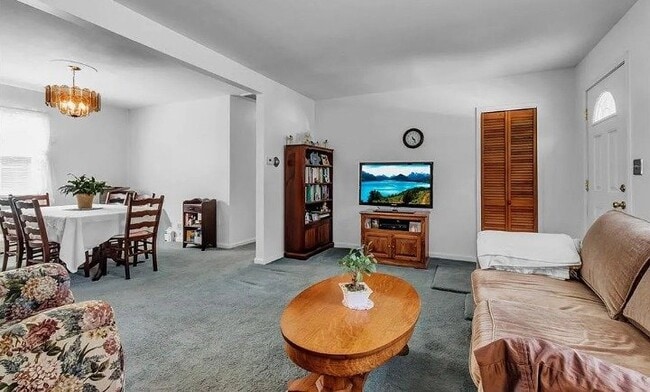 Photo - 470 Campus Dr