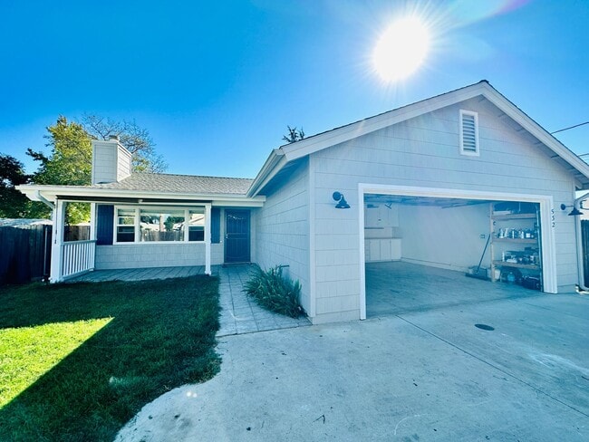 Welcome To Your Upgraded Oak View Home! - Welcome To Your Upgraded Oak View Home!