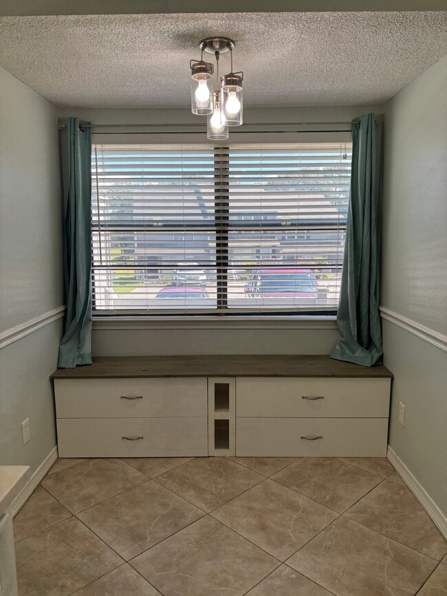 Photo - 262 Highpoint Dr