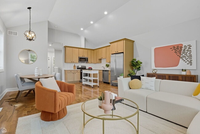 Photo - 547 N Springfield Ave