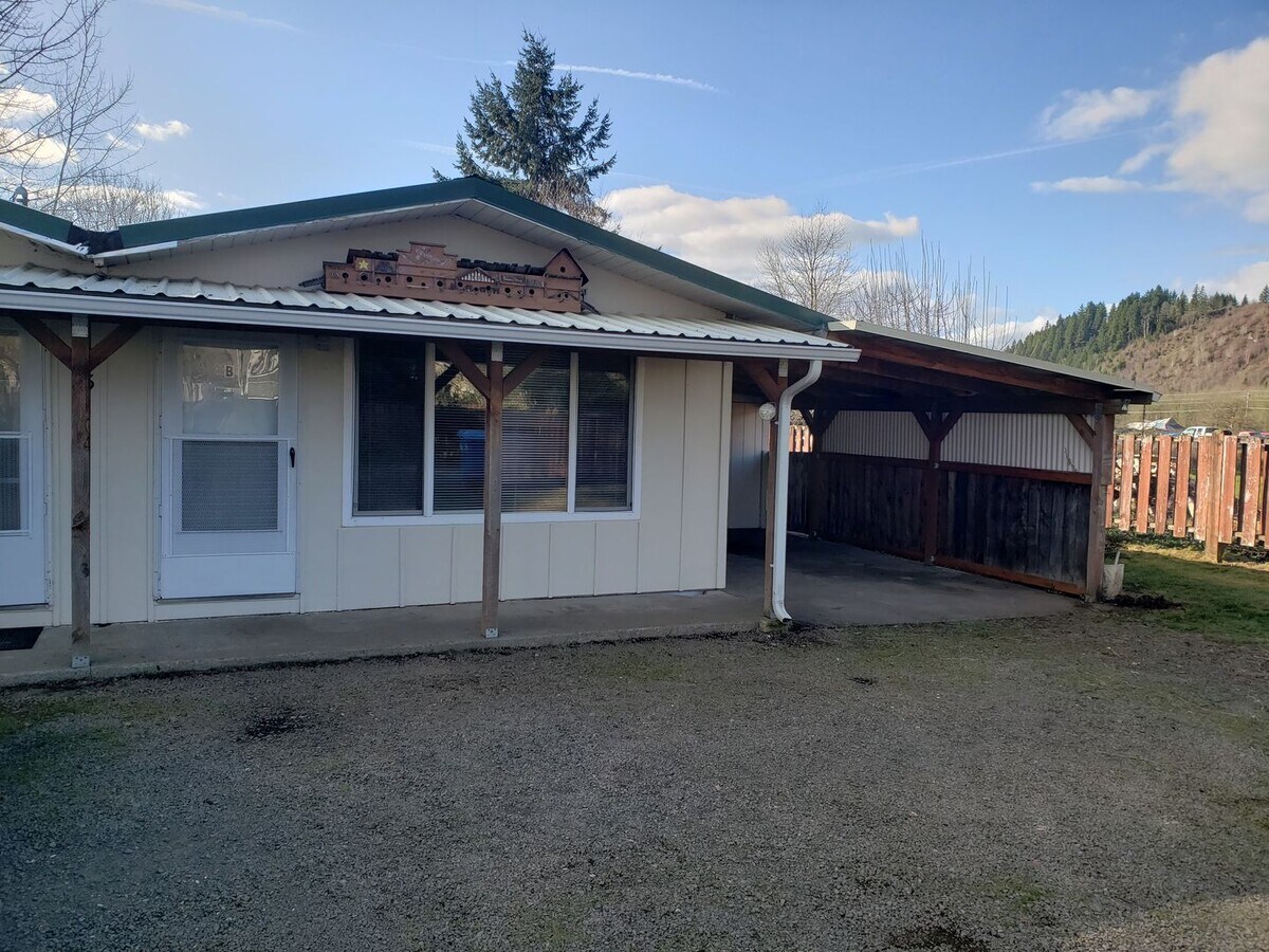 Photo - 105 Engle Dr Unit #B