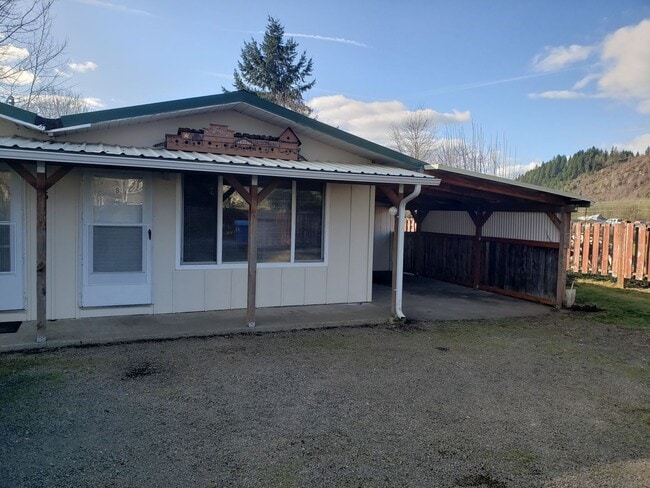 Building Photo - 105 Engle Dr Unit #B
