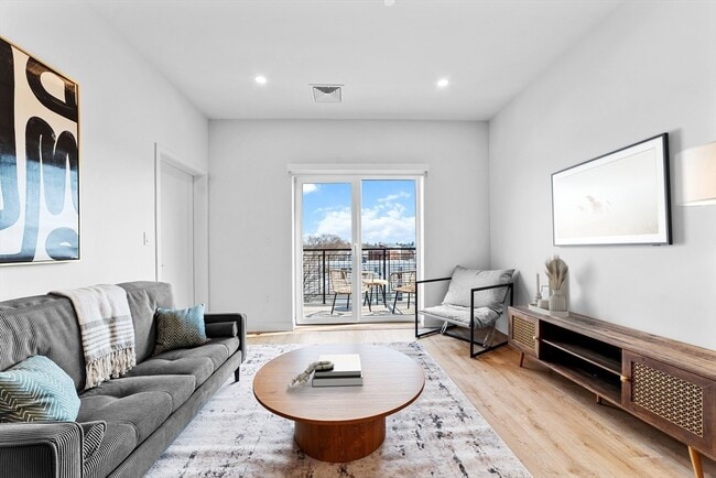 Photo - 500 Talbot Ave Unit 102