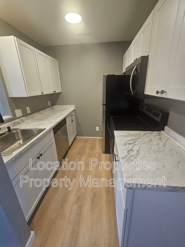 Photo - 950 Monterey Way