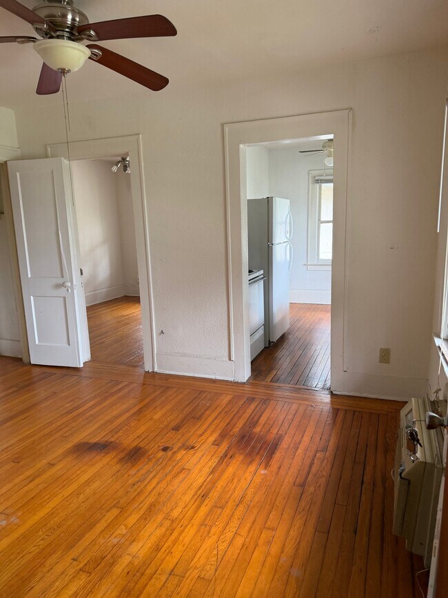 Photo - 627 E Concord St