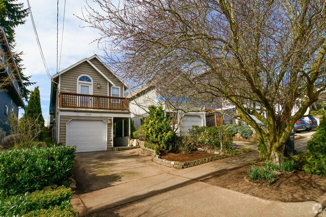 Building Photo - Prime Ballard Location 3 BR/2BA Home - Ava...