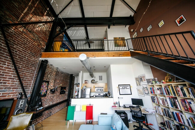 Photo - T and E Apartments