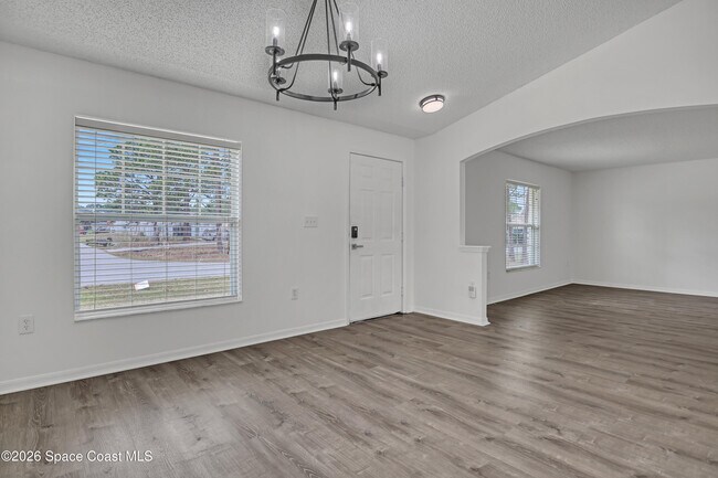 Photo - 1561 Sandusky St SE