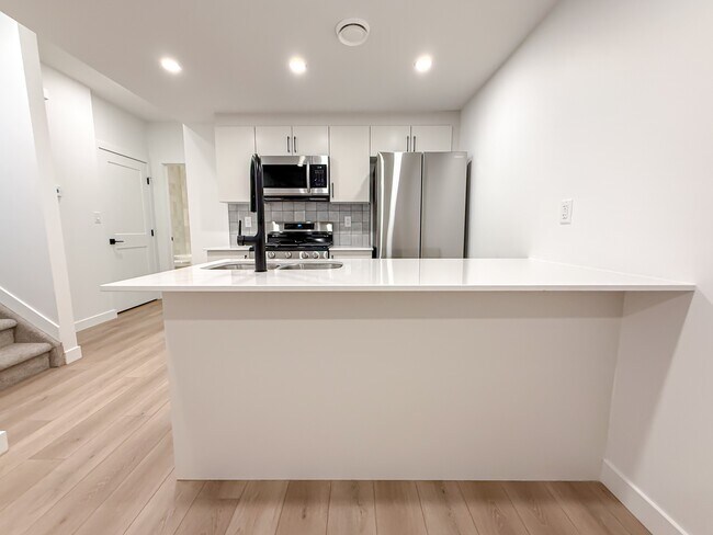 Photo - 12407-12122 122 Ave NW