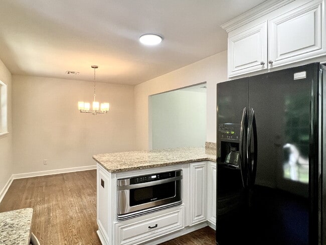 SPACIOUS 4 BEDROOM CLOSE TO MATTHEWS!