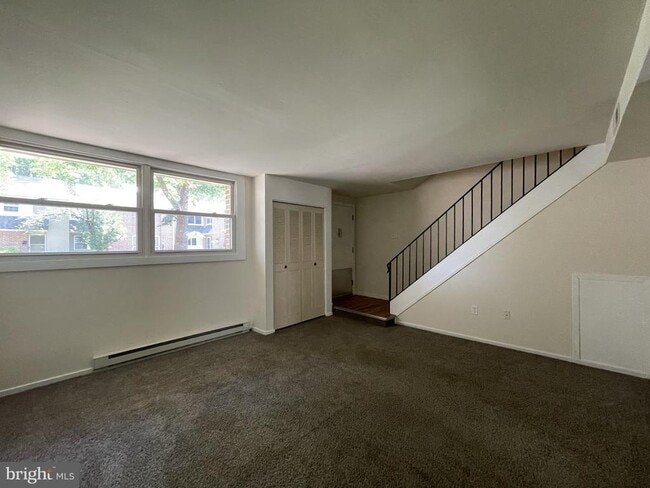 Photo - 700 E 1st St