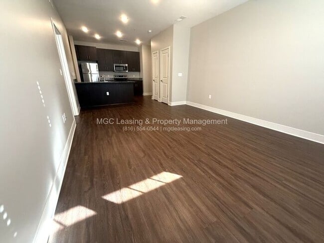 BRIGHTON CROSSING LUXURY APARTMENT ON THE 1ST FLOOR