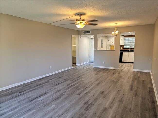 Photo - 701 Russell Ln Unidad 209