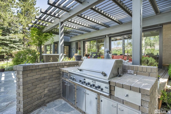 Photo - 2625 Spinnaker Dr