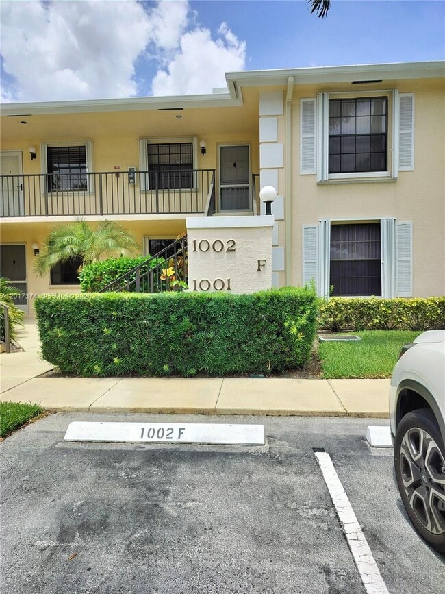 Building Photo - 1001 Keystone Dr Unit F