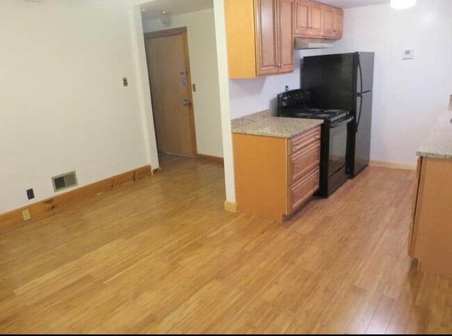 Building Photo - 90 Wallace St Unit 90 Wallace Street