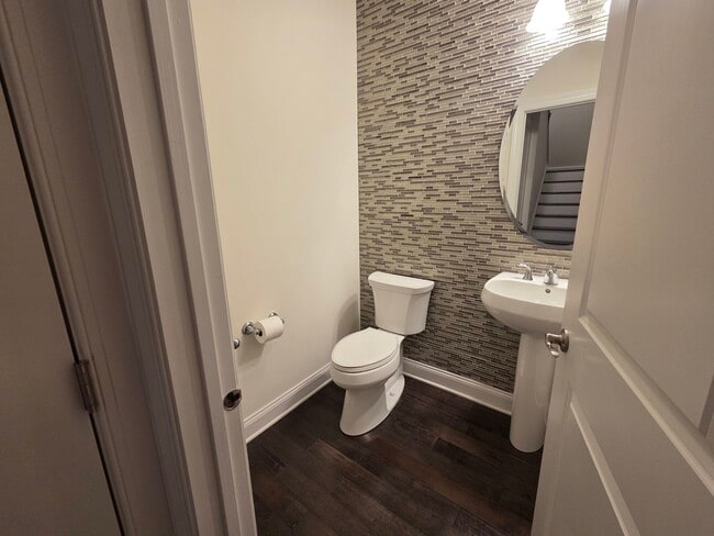 Photo - 12 Putnam Ln