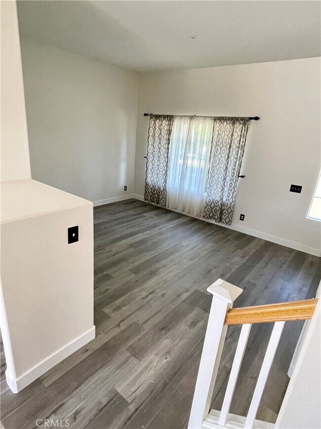 Photo - 1388 Sutherland Dr