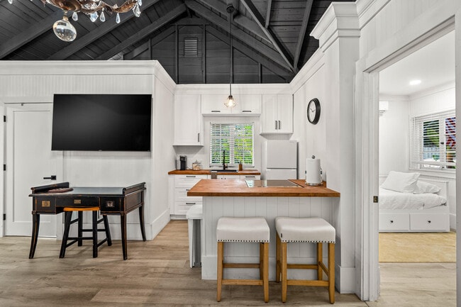 Photo - 1017 SW 4th St