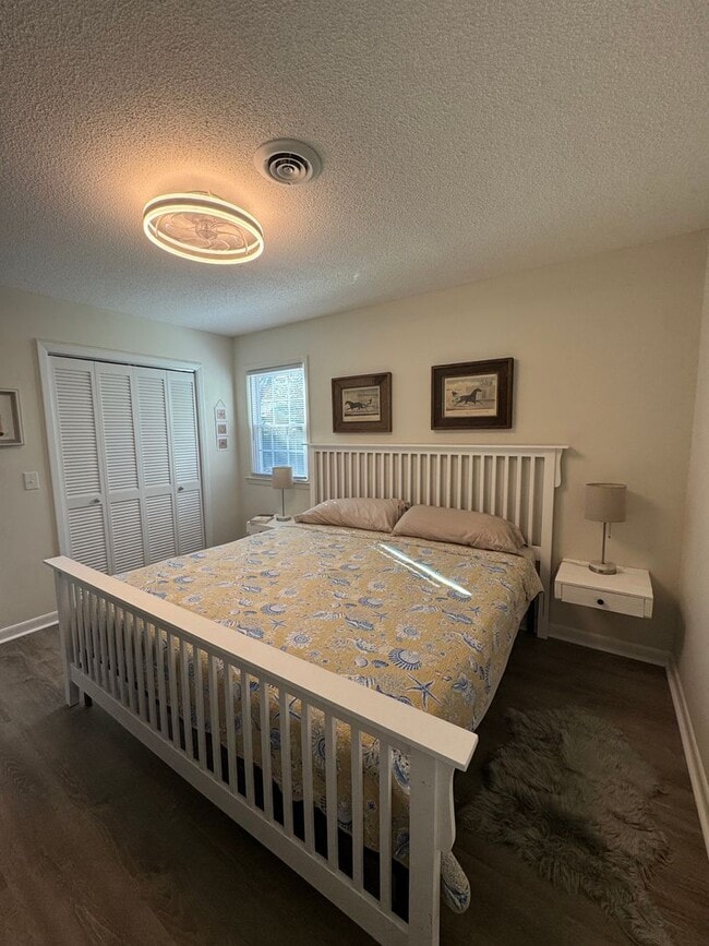 Photo - FULLY FURNISHED Wooded Oak Island area  3 ...