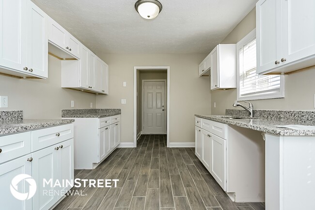 Photo - 1505 Queen Elizabeth Dr