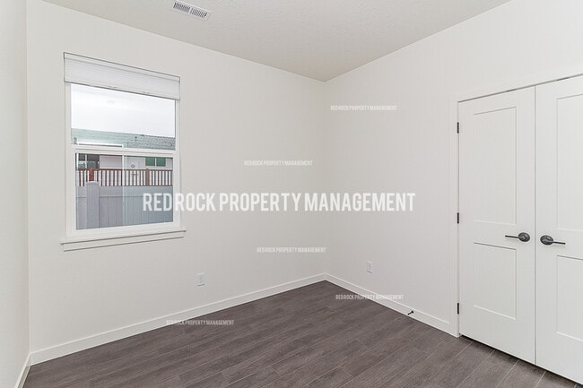 Photo - 610 S Crescent Ln