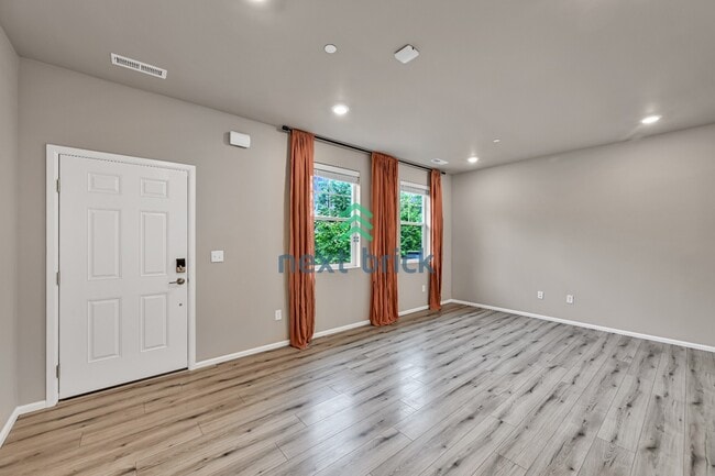 Photo - 3 Bed, 2.5 Bath Beautiful Townhouse Available for Rent!