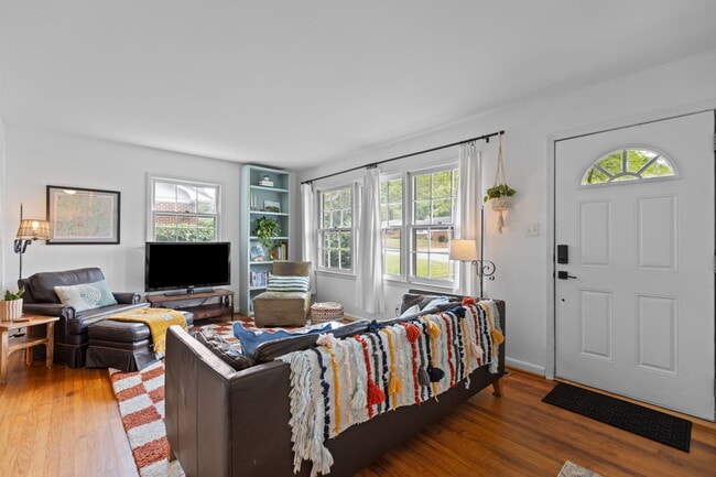 Photo - 1028 Greenwich St