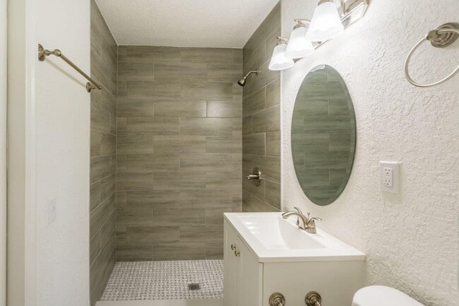 Photo - 700 NW 2nd Way