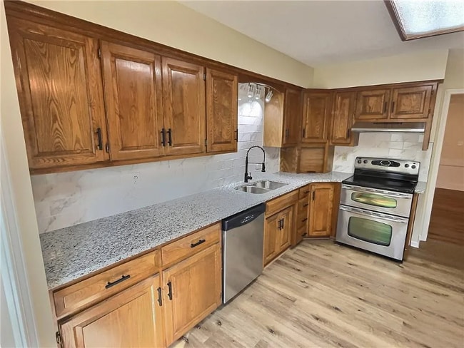 Photo - 1121 NE Ridgeview Dr