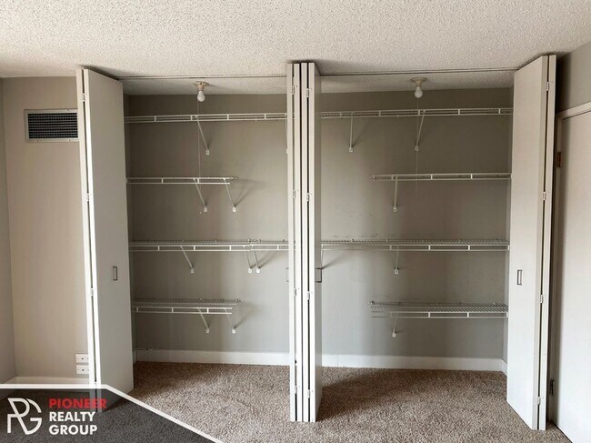 Photo - 2555 N Clark St Unit 301
