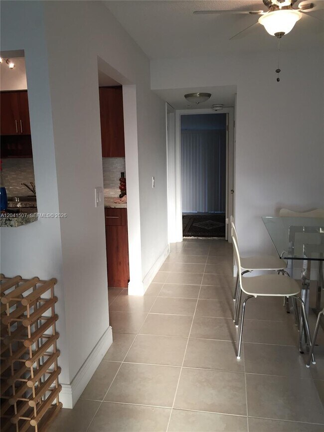 Photo - 165 Ellesmere C Unidad C