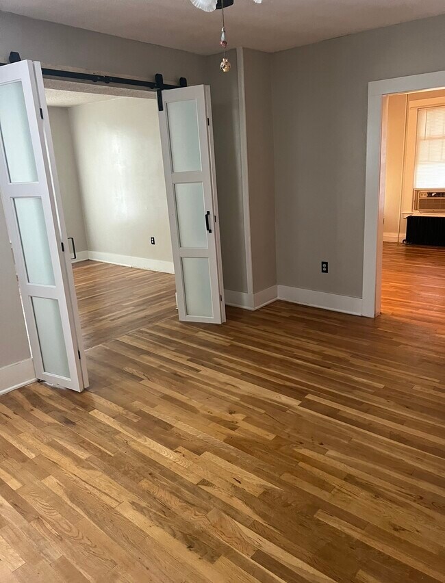 Photo - 46 N Main St Unidad 2