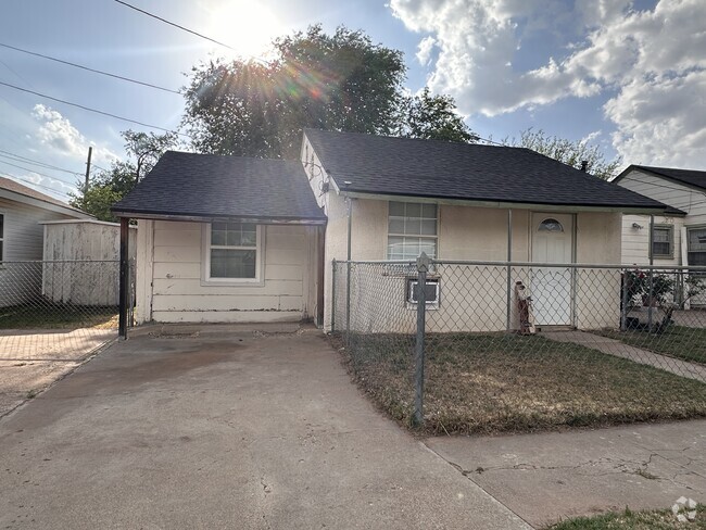 Building Photo - 1901 22nd St Rental