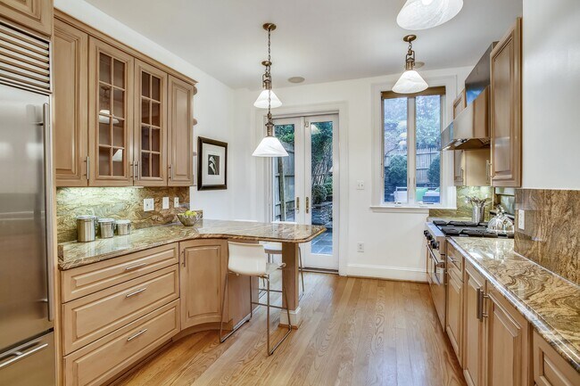 Photo - 3033 Dent Plz NW