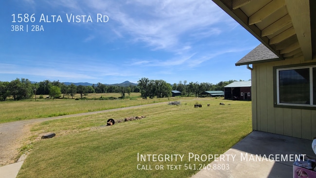 Photo - 1586 Alta Vista Rd