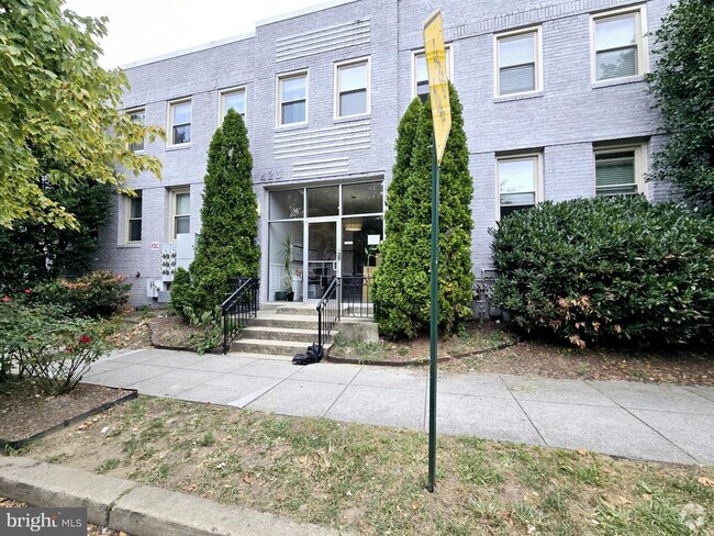 Building Photo - 423 18th St NE Unit 4 Rental