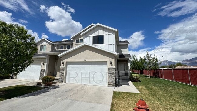 Building Photo - 164 N 450 W St