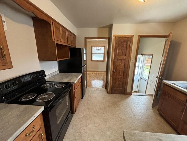 Photo - W63N399 Hillcrest Ave