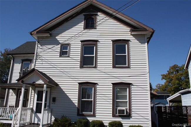 Building Photo - 14 Liberty St Unit B