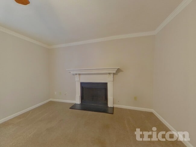 Photo - 1234 Shelton Way