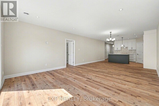 Photo - 448 Falcon Ln