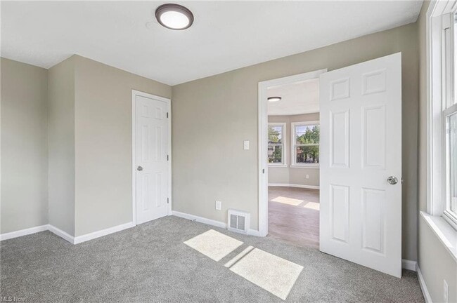 3535 Erin Ave Unit Upper