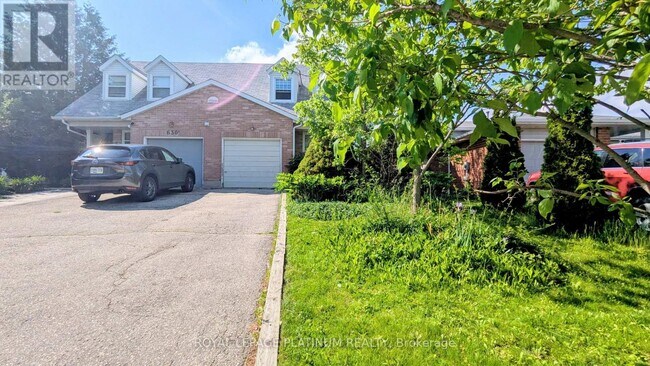 Photo - 630 Pinerow Crescent