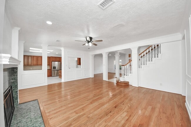 Photo - 15919 Lake Lodge Dr