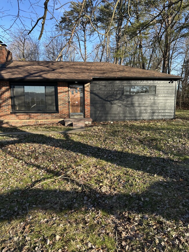 Building Photo - 133 Hidden Cove