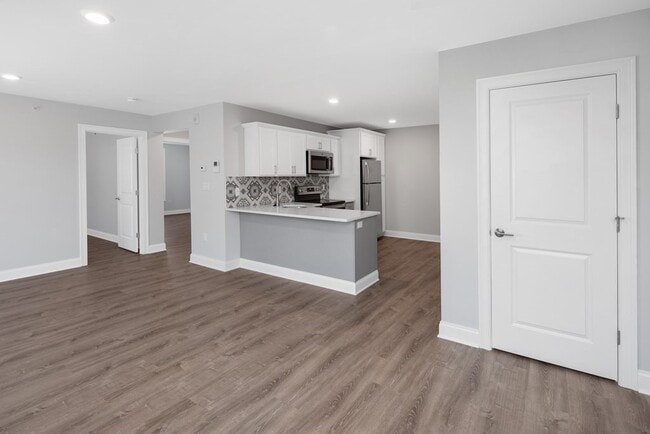 Building Photo - 11 Town Hill St Unit 2 Rental