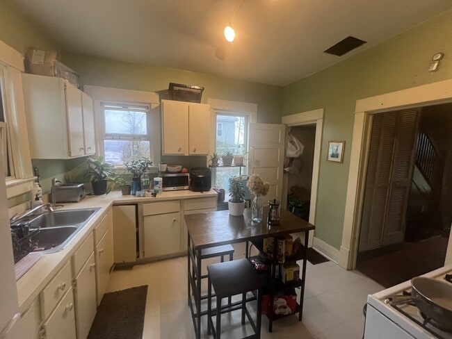 Photo - 307 Raymond St