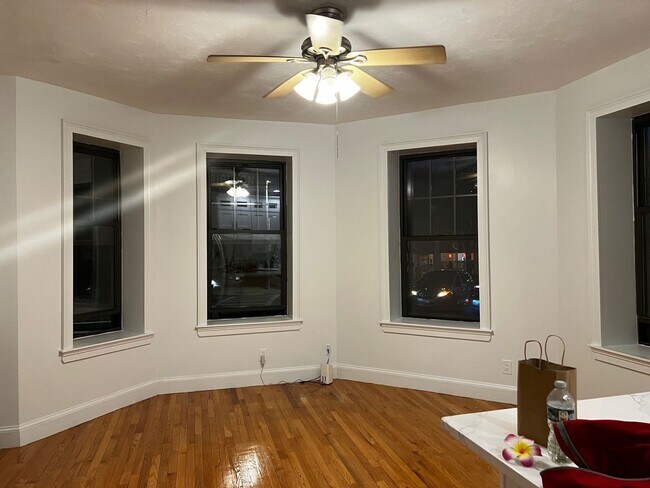 Photo - WOW!!!  GORGEOUS BRIGHTON 3 BED WITH HT AND HW INCLUDED!!