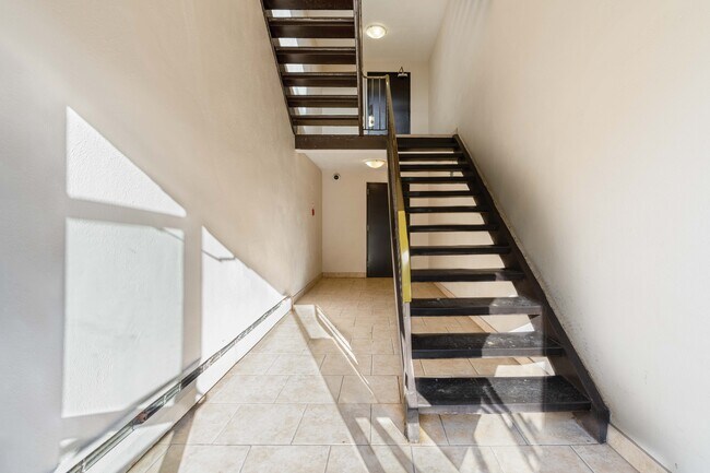 Photo - 6th Street Apartments